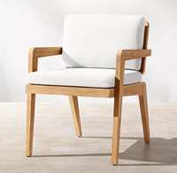Meubles d'extérieur et d'intérieur confortables et simples, en teck massif naturel, ensemble table et chaises de jardin.