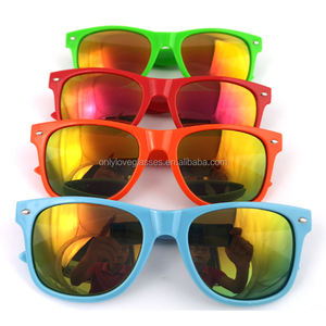 Personnalisables Lunettes de soleil UV bon marché Temples interchangeables <span class=keywords><strong>Lentilles</strong></span> miroir dégradées Disponible Blanc Jaune Violet Rouge Bleu Fabriqué sur PC - Product Image 5