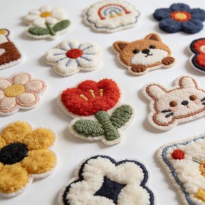 แผ่นปักลายดอกไม้เชนีลแบบติดเองของ Yingying Textile สำหรับกระเป๋าและเสื้อผ้า - Product Image 1