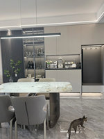 Meuble d'entrée et de salle à manger tout-en-un sur mesure avec partition optimisée. Bande de chant PUR, résistant à l'humidité et à la moisissure.