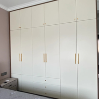 Armoire avec poignées, dressing moderne, MDF blanc, rustique, scandinave, chêne clair