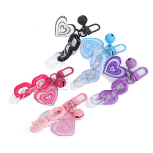 Nouveau porte-clés en acrylique en forme de cœur mignon, en plastique, idéal pour les cadeaux d'anniversaire pour filles, accessoires de voiture, pendentif de sac pour couples, porte-clés élégant - Product Image 1
