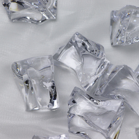Roches de glace en acrylique transparent Hongzhi 40*32mm, vente en gros de pierres acryliques en faux glaçons de grande taille pour la décoration intérieure