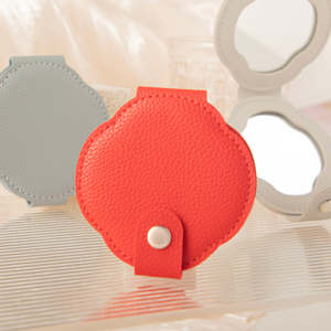 Four Leaf Clover Shaped PU Leather <b>Compact</b> <b>Mirror</b> Metal Snap Button Closure Folding Dual Sided HD Pocket Makeup <b>Mirror</b> - Product Image 2