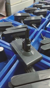 Cầm tay 21.6V 3000mAh không dây máy hút bụi Li-ion <span class=keywords><strong>Battery</strong></span> <span class=keywords><strong>Pack</strong></span> cho <span class=keywords><strong>Dyson</strong></span> <span class=keywords><strong>V8</strong></span> có thể sạc lại pin thay thế Lithium Ion BAT - Product Image 4