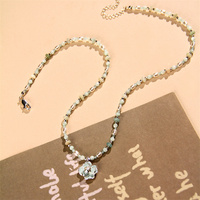 Collier pendentif fleur pierre naturelle bleu clair plaqué argent perle coquillage vert clair cristal imitation argent