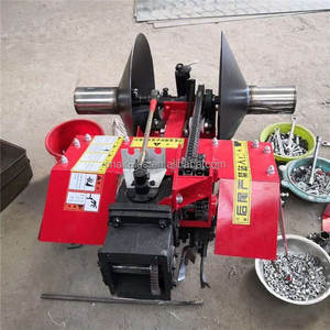 Machine <span class=keywords><strong>agricole</strong></span> de paillage de couche de plastique Ridger Machine de paillage de film - Product Image 4