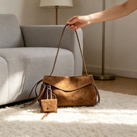 Sac à bandoulière en cuir véritable suédé de vachette OEM, sac à rabat vintage, sac bandoulière multi-usage, vente en gros, logo personnalisé