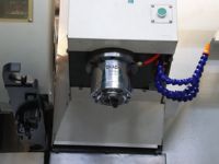 Vmc650 Nouvelle fraiseuse verticale CNC 3 axes Centre d'usinage CNC vertical bon marché avec système de contrôle automatique Fanuc & Gsk