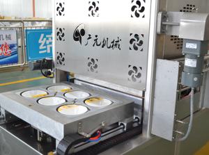 Máquina automática <span class=keywords><strong>de</strong></span> sellado <span class=keywords><strong>de</strong></span> bandejas <span class=keywords><strong>de</strong></span> ambiente modificado, máquina selladora <span class=keywords><strong>de</strong></span> bandejas MAP <span class=keywords><strong>de</strong></span> carne <span class=keywords><strong>de</strong></span> alimentos cocidos con llenado <span class=keywords><strong>de</strong></span> nitrógeno - Product Image 4