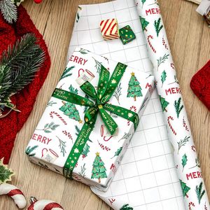Rouleau de papier cadeau de Noël 17 po x 32,8 pi (46,5 pi²) avec motifs arbres, cannes en sucre et lettres joyeuses pour emballage de cadeaux de fêtes - Product Image 5