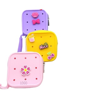Bolsa Pequeña Cuadrada de Silicona para Monedas, Estilo Influencer, Portátil, para Almacenamiento de Cables de Datos - Product Image 1