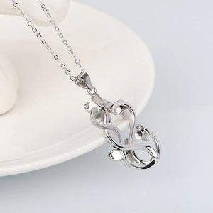 Collana con Ciondolo a Farfalla e Fiore per Donne, Gioielli di Moda con Motivo Floreale di Fiori di Prugno - Product Image 5