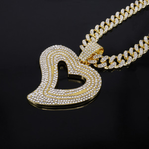 Collar de la <span class=keywords><strong>Alianza</strong></span> Colgante de corazón grande Nuevo estilo europeo americano Hip-Hop Moda para hombres Mujeres Chapado en <span class=keywords><strong>oro</strong></span> con incrustaciones de diamantes - Product Image 1