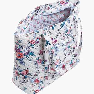 Coquette Estética <span class=keywords><strong>pequeña</strong></span> Floral Tote Weekender Rosa Bolsa de viaje bolsillo antideslizante frontal Bolso acolchado de algodón para mujer - Product Image 4