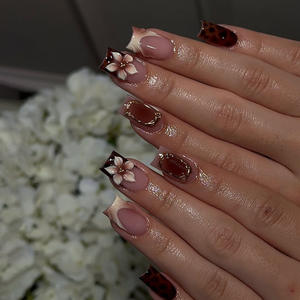 <span class=keywords><strong>Ongles</strong></span> carrés moyens tendance, vente en gros, nouveauté populaire, avec breloque fleur 3D, style doux et cool, en gel, motif léopard guépard, faits main, avec <span class=keywords><strong>colle</strong></span> - Product Image 1