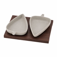 Plateau de service de Noël avec plateau en bambou, ensemble de 3 plats à collation divisés en grès pour noix, bonbons, desserts et amuse-gueules de fêtes