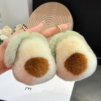 Porte-clés en métal durable en fausse fourrure de lapin Pom Pom Cartoon Fruit Avocat Peluche Boule Ornement Léger Ornement Suspendu