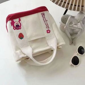Sac fourre-tout en toile de coton brodé ours fraise, logo personnalisé, imprimé mignon, réutilisable, ouverture supérieure, cadeau promotionnel, commande en gros - Product Image 3