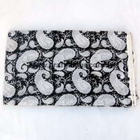 Tissu Voile 100% Coton Peigné Imprimé Paisley Fait Main Noir Écologique Léger pour Robe Chemise Couture Rideau Sac