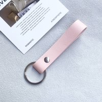 Pendentif de clé de voiture élégant et créatif en cuir PU, étanche et durable, breloque de sac pour le voyage