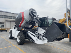 Autobetoniera JAC con tramoggia autocaricante, trazione integrale, <span class=keywords><strong>motore</strong></span> 3L ad alta efficienza, adatta a tutti i progetti - Product Image 2