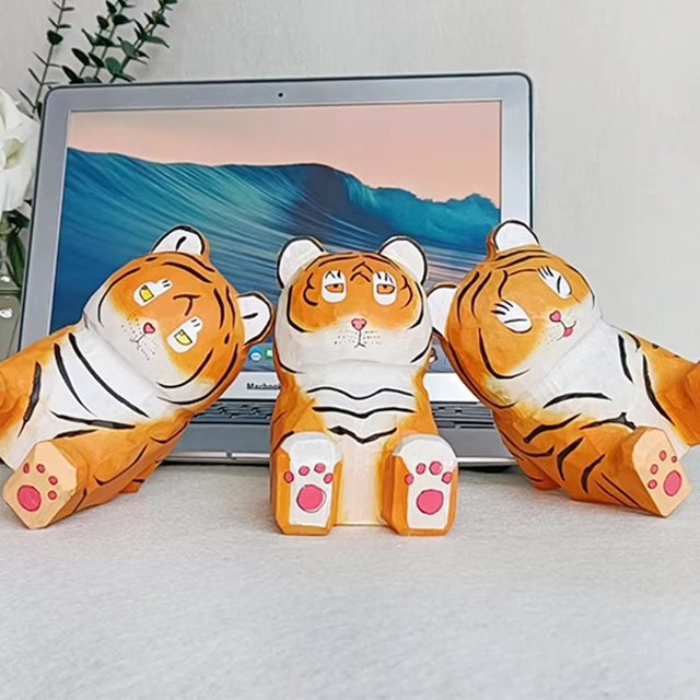 shengx Wooden hand-carved handicrafts, mobile phone stands, cute little tiger three-dimensional Factory - Piece delivery