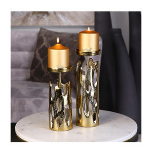 Bougeoir en aluminium antique doré pour la maison - Product Image 1