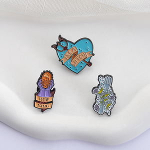 Phim hoạt hình lãng mạn men <span class=keywords><strong>pin</strong></span> phù thủy biển <span class=keywords><strong>Ursula</strong></span> vũ khí dưới biển trâm cài ve áo huy hiệu đồ trang sức quà tặng cho trẻ em bạn bè - Product Image 3