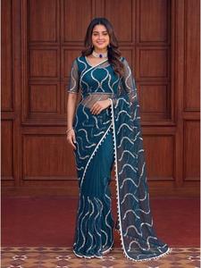 Sari en filet de créateur, broderie à la main de sequins et perles, couleurs vives, luxe, ethnique indien, pour mariage et soirée - Product Image 2