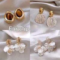 Set Anting Jepit Bentuk Bunga dari Paduan Logam, Tanpa Tindik, Trendi, Retro, Unik, Elegan, Cocok untuk Wajah Persegi, Hadiah untuk Wanita