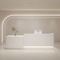 Bureau d'accueil minimaliste moderne en bois massif, écologique et durable pour magasin de vêtements, salon de beauté, salon de manucure, salon de coiffure