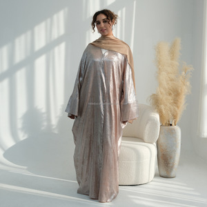 LE DUO Abaya Kimono Abierta de Verano de Poliéster Satinado Brillante Estilo Dubái, Cardigan Musulmán con Mangas Murciélago y Dobladillo Acampanado para Ramadán - Product Image 3