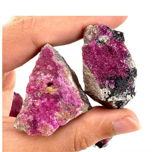 Recién llegados Especímenes de minerales preciosos naturales Cobaltocalcita sin calentar Rosa Cobalto rojo Calcita Piedra cruda para la venta - Product Image 2