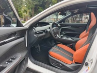 Changan UNI-V Modèle 2024 1.5T Édition Sport Premium Occasion Berline Haute Performance Essence Conduite à Gauche Automatique