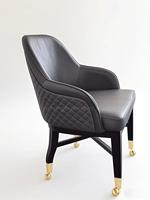 Chaises de jeu de casino confortables de luxe chaise de baccara VIP de logo de broderie avec des rouleaux pour l'usage de centre commercial de chambre à coucher de sous-sol de salle à manger