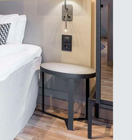 Jambes noires dessus en marbre Table basse Table à thé Table de nuit Table de chevet pour Suites nordiques Appartement Boutique Hôtels Chambre d'invités