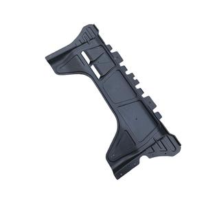 Couvercle de moteur Volkswagen Golf 7 5Q0825235A Plaque de protection sous carter en plastique noire pour modèles 2013-2017 - Product Image 1