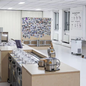 เครื่องทำไอศกรีมเจลาโตเชิงพาณิชย์ <span class=keywords><strong>V2</strong></span>ชุดสองหม้อกาแลคซีโปรหลายไมล์ใบมีดโกนแบบปรับได้เองไม่มีสารตกค้างไม่มีน้ำแข็งที่สะสม - Product Image 1