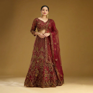 VISHNU K DESIGNS - Conjunto de Lahenga Choli y Dupatta para Mujer, Estilo Vintage, Largo hasta el Suelo, de Secado Rápido, para Fiesta, con Bordado de Lentejuelas y Red Suave de Primera Calidad - Product Image 1