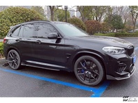 Kit carrosserie en fibre de carbone style AE amélioré pour BMW X3M X4M, comprenant : lèvre de pare-chocs avant, jupes latérales, diffuseur arrière et décoration de lame avant.