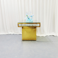 Table de banquet de mariage en acier inoxydable et métal cristallin au design luxueux avec plateau en verre trempé