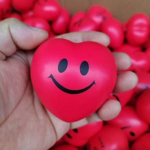 ลูกบอลบีบคลายเครียดแบบกำหนดเอง โลโก้ตามสั่ง รูปหัวใจ รูปฟุตบอล ลูกบอลบีบคลายเครียดทรงกลม ทำจาก PU ของเล่นบีบคลายเครียดพร้อมโลโก้ - Product Image 1