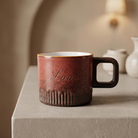 Mug en céramique mate gravé sur mesure, tasse à café en grès à rainures verticales avec poignée carrée en bois, tasse cadeau personnalisée
