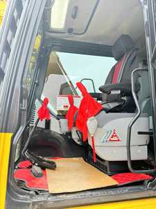 Excavatrice Komatsu PC130 à proportionnement précis pour le transport de boues - Product Image 4