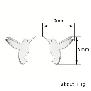 Orecchini a Perno Mini Colibrì per Donne, Gioielli Minimalisti Carini per Uso Quotidiano - Product Image 4