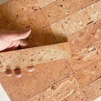 Mosaïque de travertin beige naturel pour murs d'accentuation de bar, façades de magasins et revêtements muraux