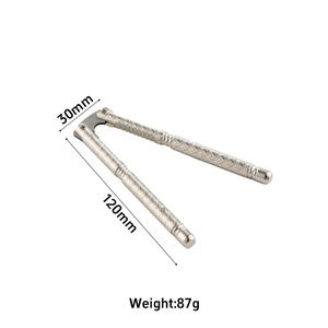 Pinza de metal sostenible apta para lavavajillas, herramienta doméstica para descascarar y abrir piñones, avellanas y nueces de albaricoque. - Product Image 5