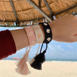สร้อยข้อมือปักมิตรภาพสร้<span class=keywords><strong>อย</strong></span>ข้อมือผ้าถักมือพู่ถักกำไลข้อมือแ<span class=keywords><strong>บ</strong></span><span class=keywords><strong>บ</strong></span>ถัก - Product Image 4