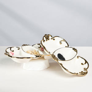 Plateau à fruits en céramique divisé avec <span class=keywords><strong>3</strong></span> <span class=keywords><strong>compartiments</strong></span> pour bonbons, noix, dessert, décoration de fête de mariage - Product Image 1